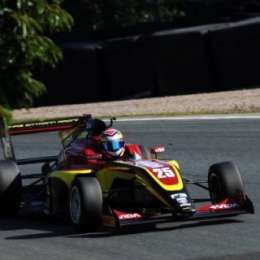 Domingo complicado para Nico Varrone en Oulton Park