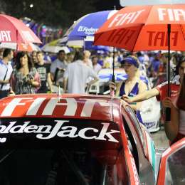 Highlights de la carrera nocturna en el callejero