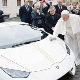 Subastan el Lamborghini del Papa Francisco