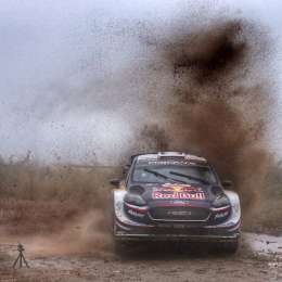 Ogier pasa a liderar el Rally de Italia en Cerdeña