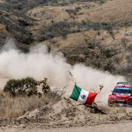 Ogier pasó al frente en el Rally de México