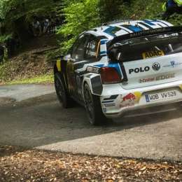 Ogier lidera en el asfalto de Córcega