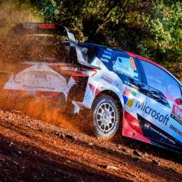 Tanak cerró arriba un duro sábado en Turquía