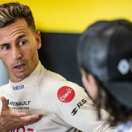 Los Renault adelante en el segundo ensayo