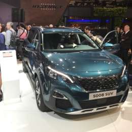 PEUGEOT, CON LOS FLAMANTES 3008 Y 5008