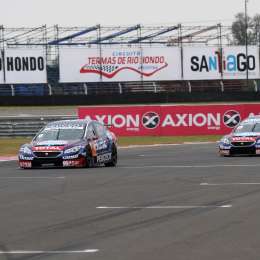 Peugeot amenaza el liderazgo de Renault.