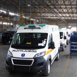 Córdoba recibió ambulancias Peugeot y Citroën