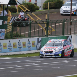 Pisa fuerte en Posadas