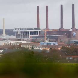 Grupo Volkswagen cierra por dos semanas sus plantas en Europa