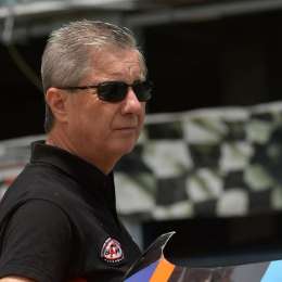 "La industria del automovilismo va más allá de una carrera"