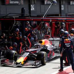 "Hacen falta carreras con dos o tres paradas en boxes"