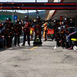 Red Bull se sigue llevando técnicos de Mercedes