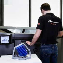 Lamborghini otra marca que trabaja para el Coronavirus