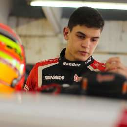 Continúa internado Carlos Reutemann