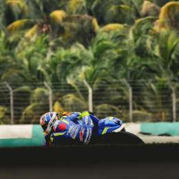 Dovizioso y Rins los más rápidos del viernes en Malasia