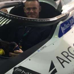 Rooney visitó la Fórmula E y se subió al auto de López
