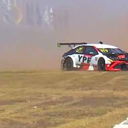 Accidente y abandono para Rossi en la primera final