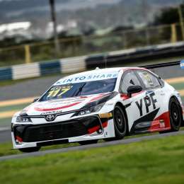 Gran avance de Rossi en la primera carrera