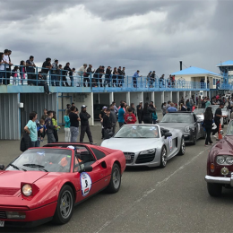 Carrera de autos exóticos por el Sur