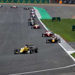 Octava posición para Fenestraz en la carrera dos