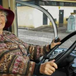 Abuelita viajera con casi 80 joven y aventurera