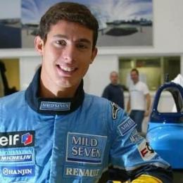 Barrio, campeón de la Fórmula Renault 2.0, arriba de un Súper