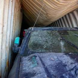 Rescataron a dos Chevrolet Silverado que estaban en el fondo del mar 