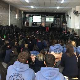 Súper TC2000 va a la Escuela, ante 700 alumnos en Álvarez