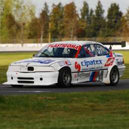 Trabajos en el auto de Pablo Tarlón