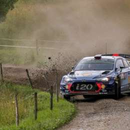 Neuville lideró el 1-2 de Hyundai en Polonia