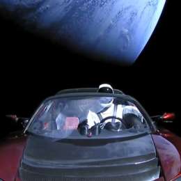 Tesla, el primer auto en órbita, a 41.800 km/h
