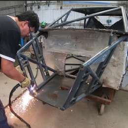 Intensos trabajos en el taller del Top Race