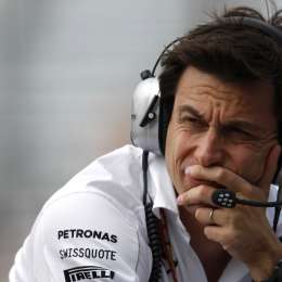 Wolff no descarta las órdenes de equipo