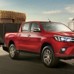 La Hilux casi duplica a su escolta en ventas