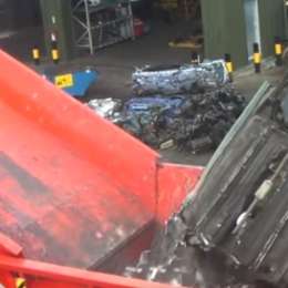 Trituradora de autos: No apto para personas sensibles