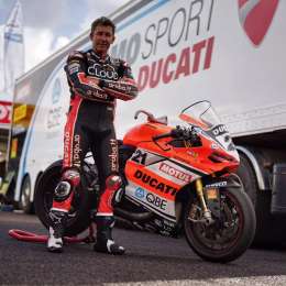 El ex campeón de superbike Troy Bayliss vuelve a las pistas