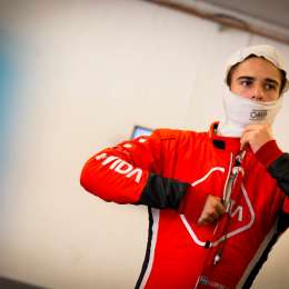 Nicolás Varrone cumplió con el primer día de actividad en Oulton Park