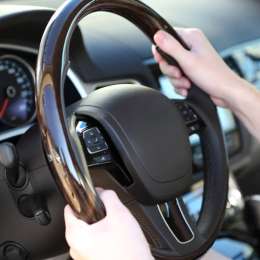 El volante puede contener más bacterias que un inodoro