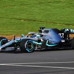 Mercedes mostró al mundo su nuevo W10