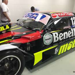 Ortelli y un auto con un guiño a Boca