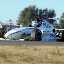 Otro Pernía ganador: Tiago festejó en la Fórmula Renault 2.0