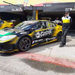 Barrio sorprendió y encabezó el "1-2-3-4" de Renault