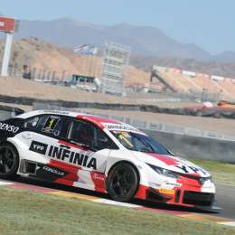 Matías Rossi ganó la carrera clasificatoria en San Juan