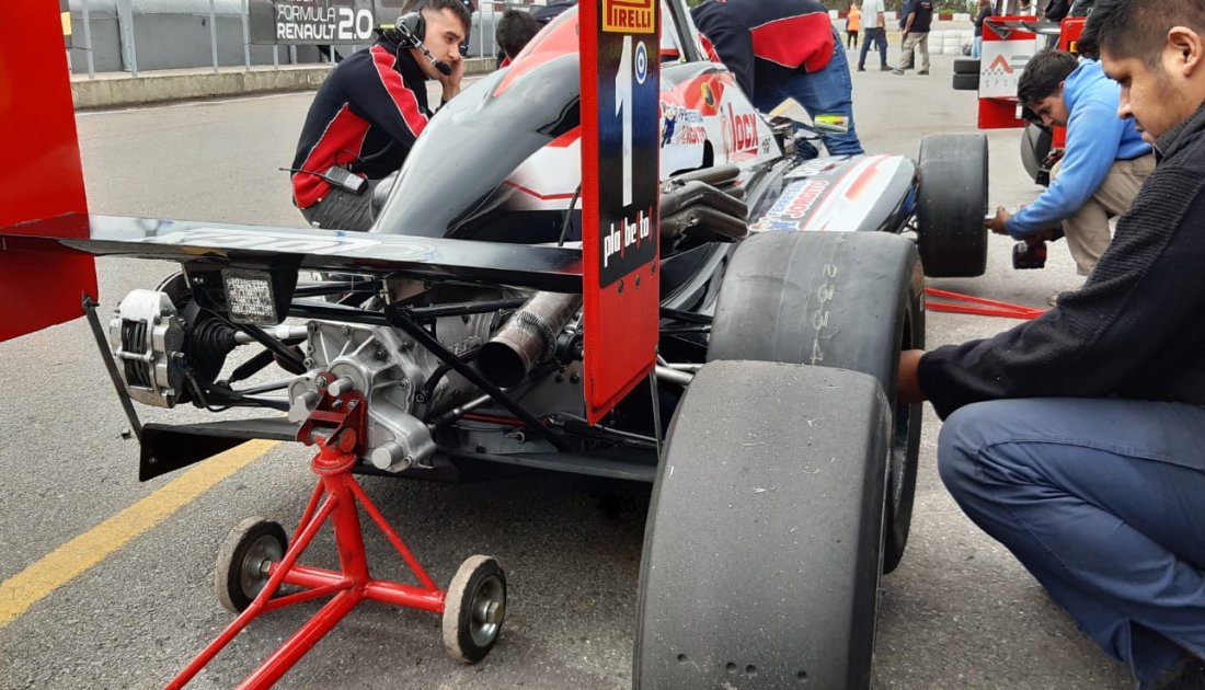 Prueba de Fórmula Renault 2.0 con Pirelli