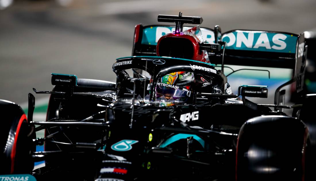 Hamilton ganó y descontó