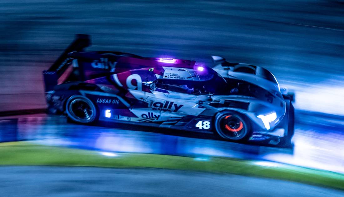 El Cadillac de López terminó en Sebring