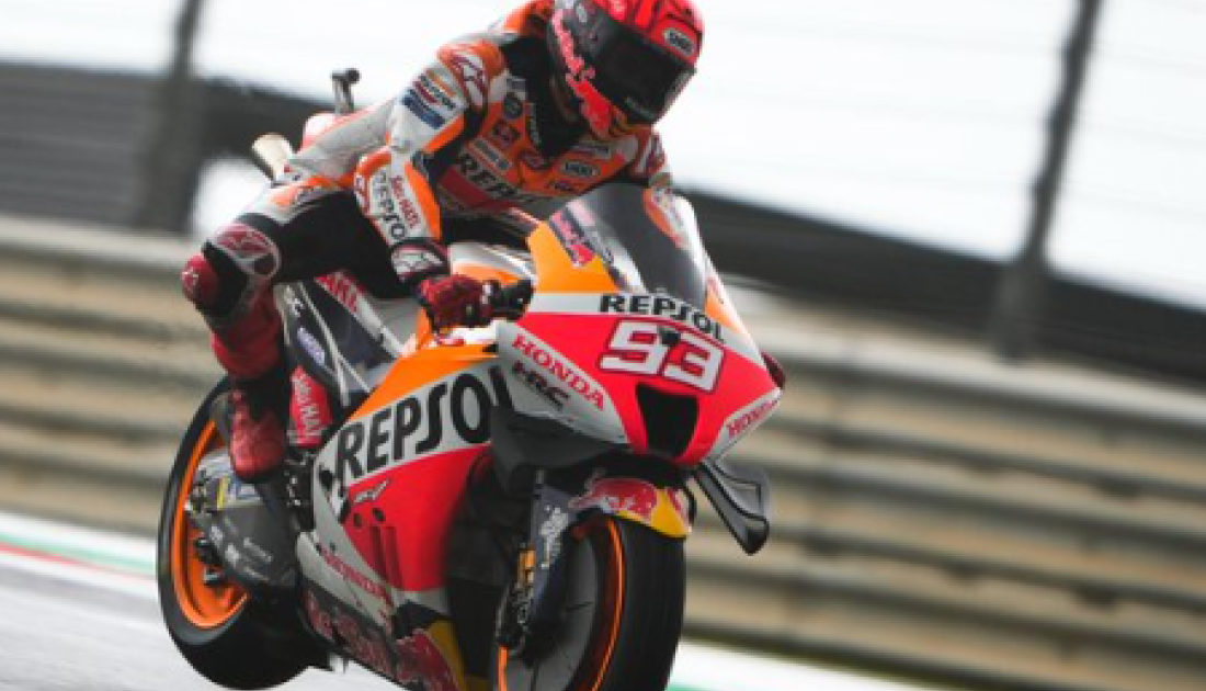 Márquez lideró la FP1 bajo la lluvia