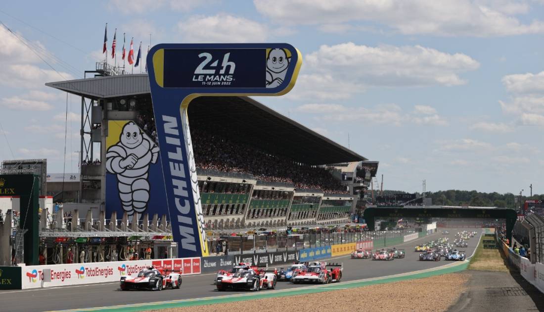 Primera hora en Le Mans, lidera el Toyota #7