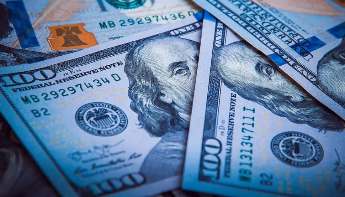 El dólar blue llegó a los $230 y rompió un nuevo récord