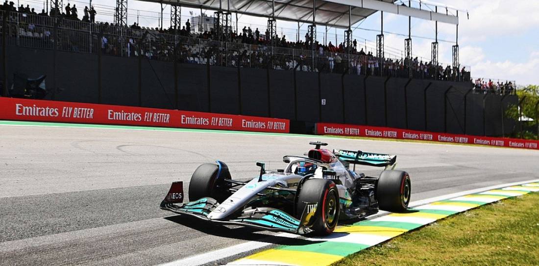 VIDEO: George Russell aguantó a Lewis Hamilton en Brasil y ganó por primera vez en la F1